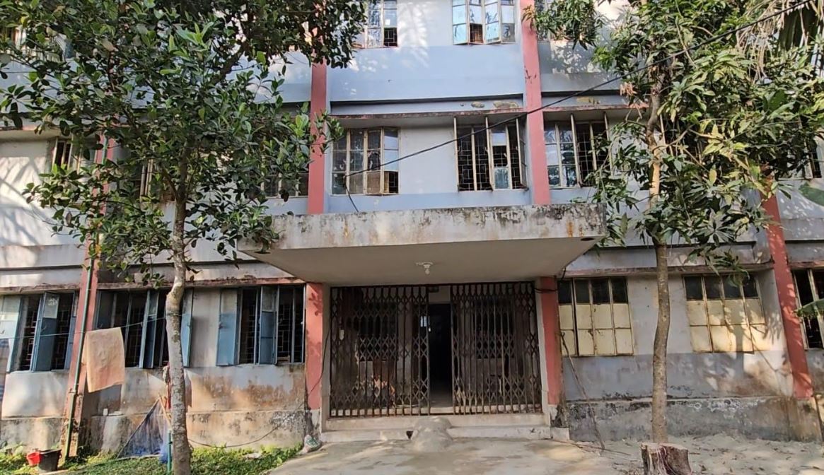 শিক্ষার্থীদের দীর্ঘ প্রতীক্ষার অবসান অবশেষে চালু হচ্ছে ফেনী কলেজ ছাত্রাবাস